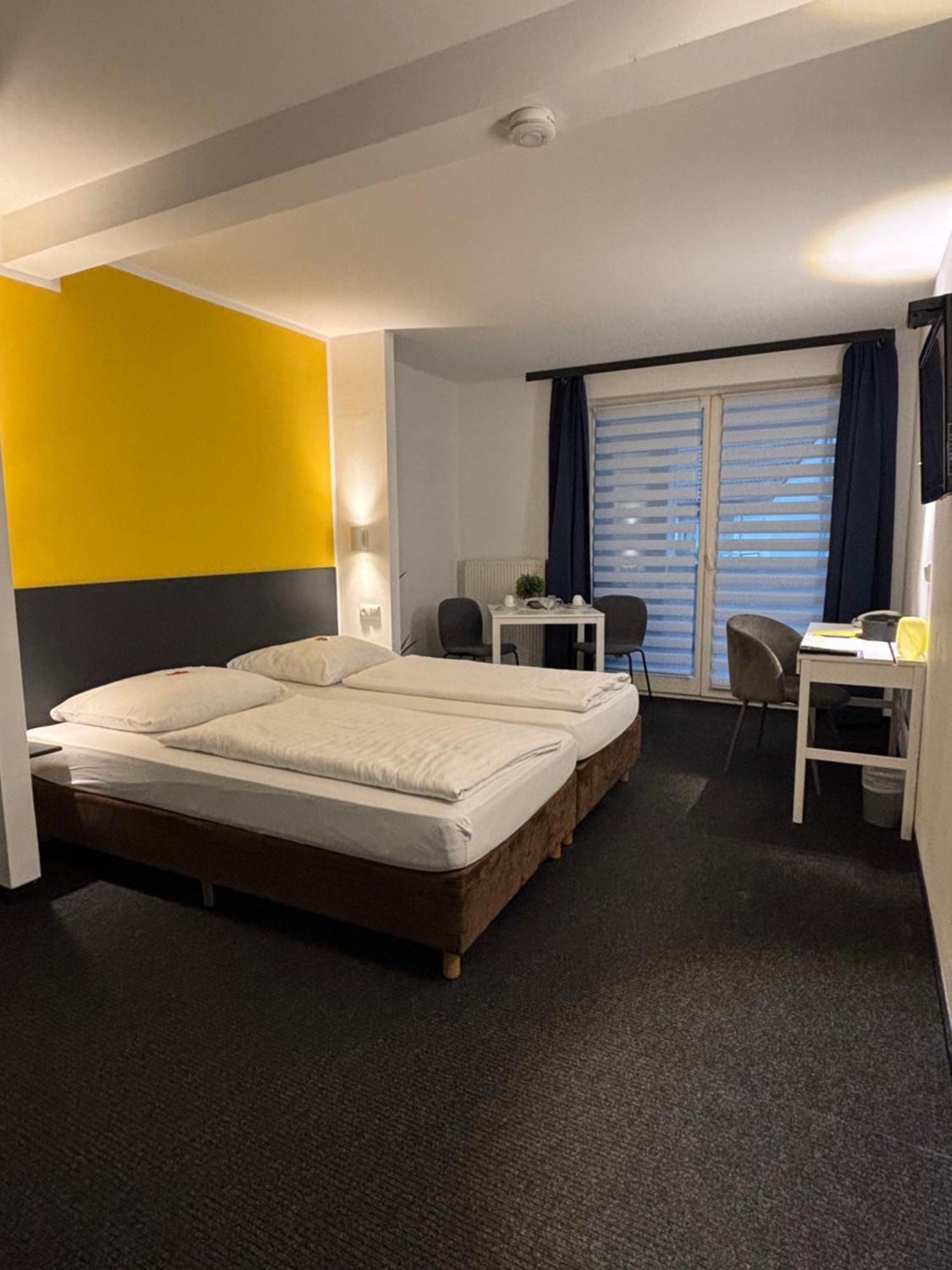 מולהיים אן דר רור Hotel U Muelheim Free Parking Highspeed Wifi מראה חיצוני תמונה