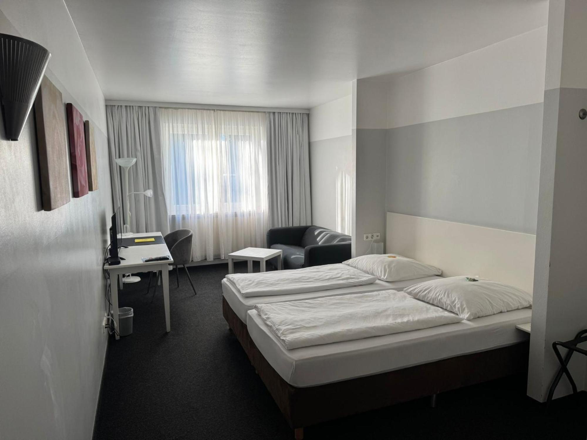 מולהיים אן דר רור Hotel U Muelheim Free Parking Highspeed Wifi מראה חיצוני תמונה