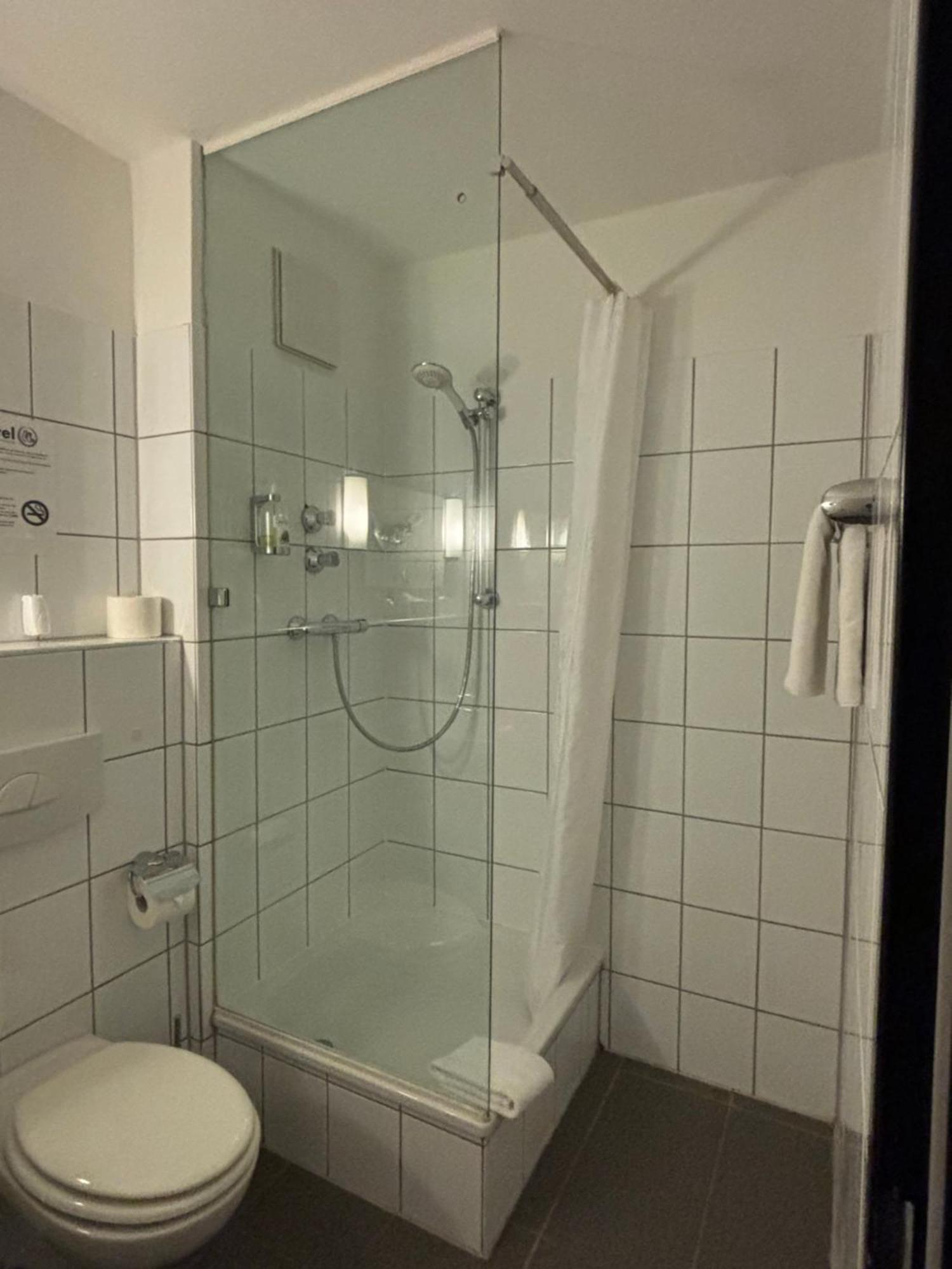 מולהיים אן דר רור Hotel U Muelheim Free Parking Highspeed Wifi מראה חיצוני תמונה